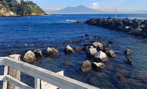 Tragedia a Posillipo, aveva 30 anni la ragazza morta in kayak:。